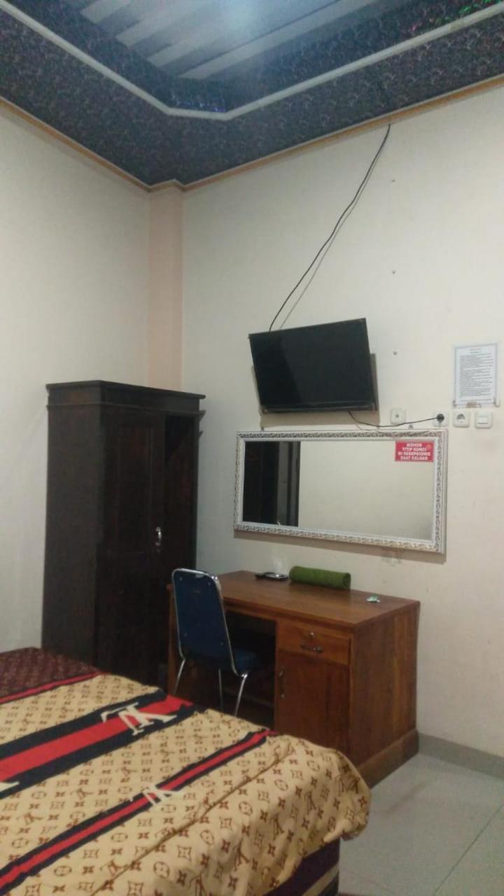Wisma Reza Palopo Motel Екстериор снимка