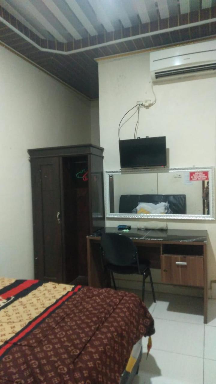 Wisma Reza Palopo Motel Екстериор снимка